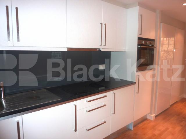 			INCLUSIVE OF COUNCIL TAX & WATER RATES!, Studio Apartment, 1 bath, 1 reception Flat			 Lisson Grove, MARYLEBONE